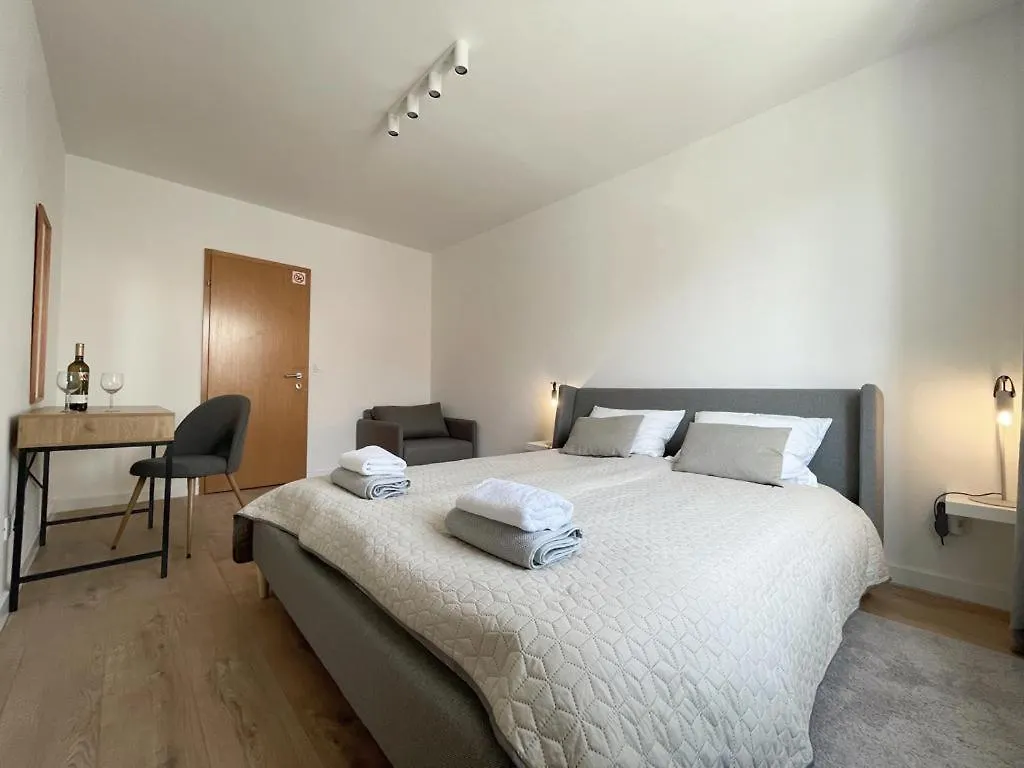 Caramel Comforts With Sea View In Stinjan Only 300 Meters From The Beach Пула Апартаменты