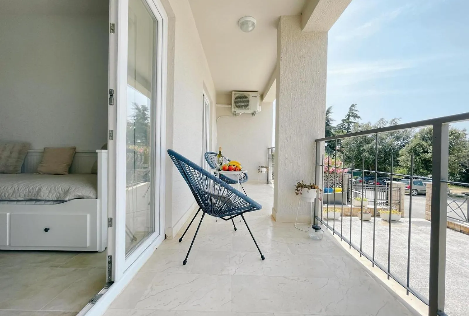 Caramel Comforts With Sea View In Stinjan Only 300 Meters From The Beach Пула