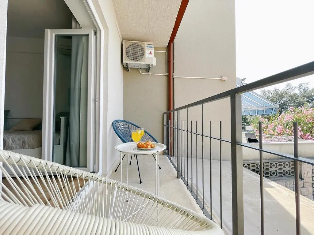 Caramel Comforts With Sea View In Stinjan Only 300 Meters From The Beach Пула 0*,