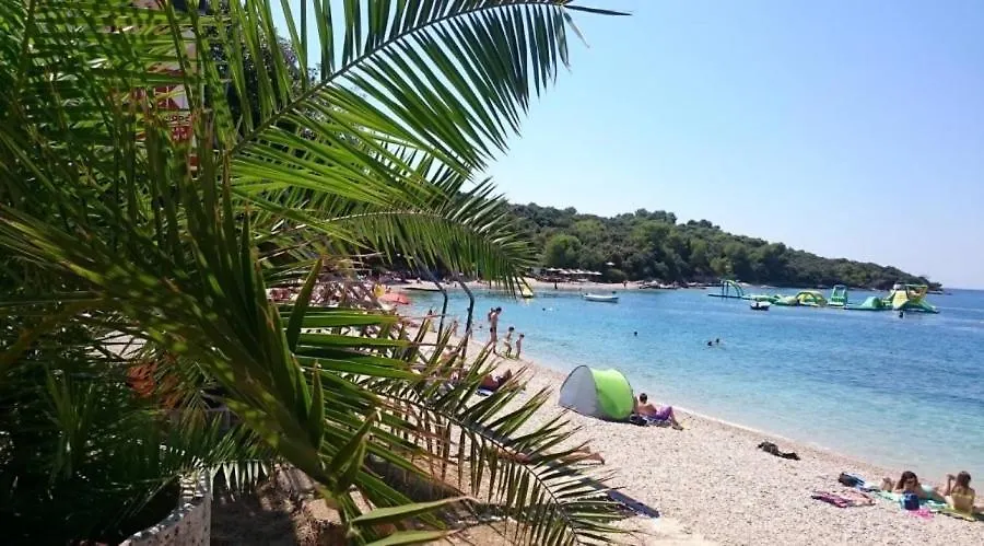 Caramel Comforts With Sea View In Stinjan Only 300 Meters From The Beach Пула Хорватия